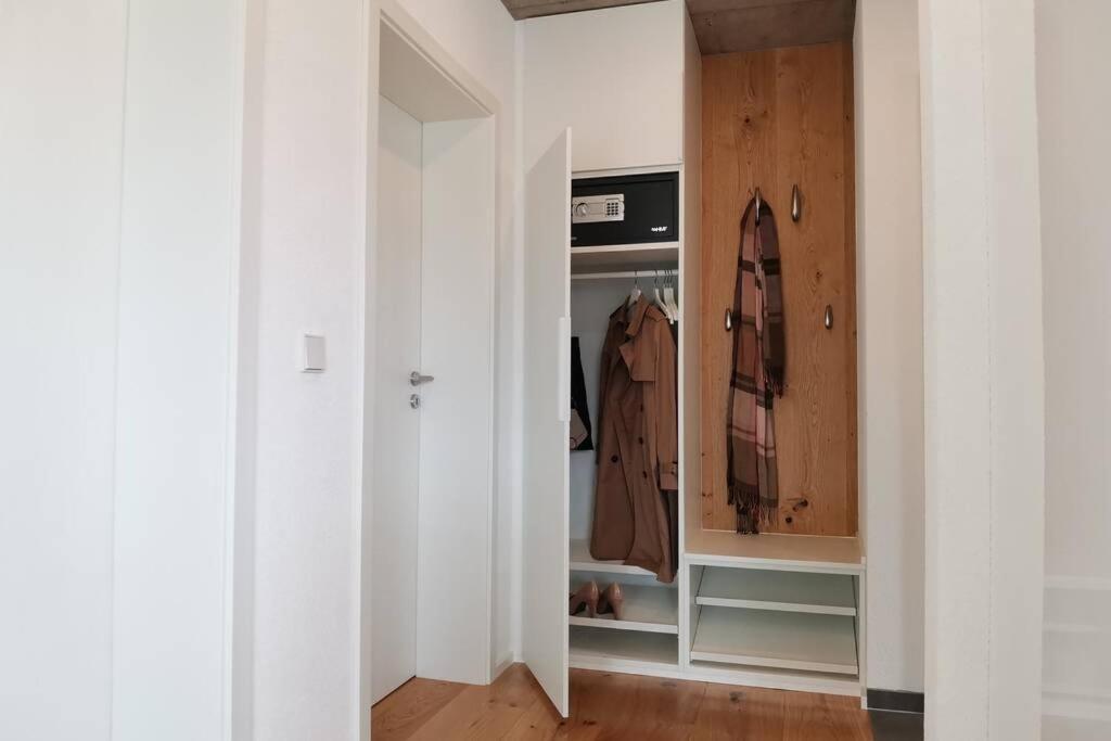 Moderne Ferienwohnung Rhenum mit Wallbox Waldshut-Tiengen Exterior foto